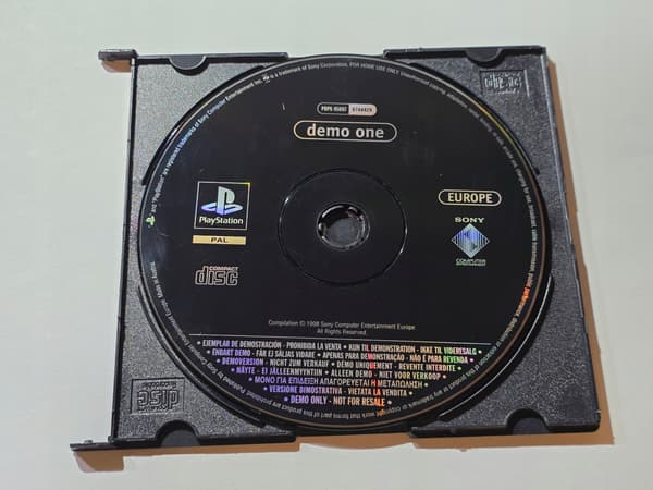 DEMO ONE VER 5 – THE PS1 GAME DISC ITSELF