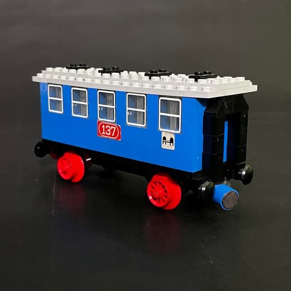 137 LEGO Sleeper Carriage