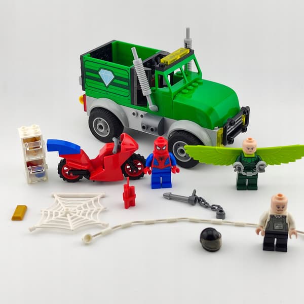 Second-hand LEGO Super Heroes – Vulture’s Van Heist – 76147