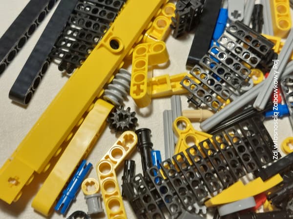 LEGO 9391 Crawler Crane (Tracked Crane)