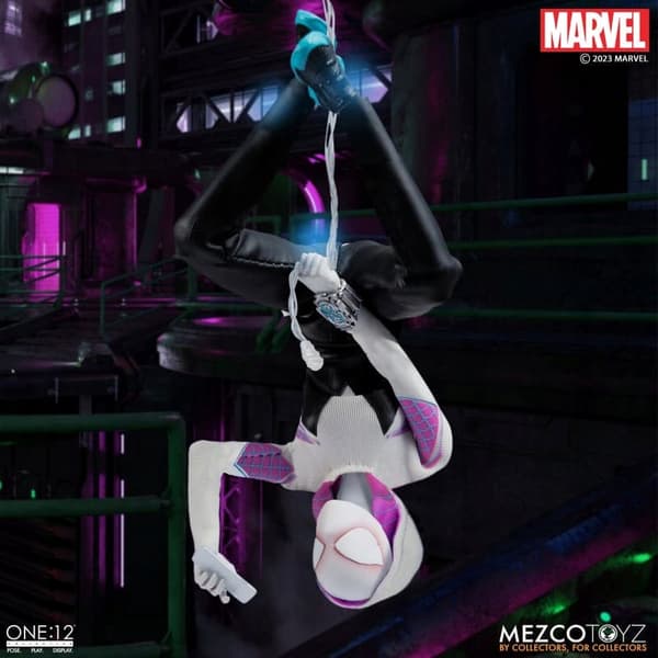 Mezco Toys – 1/12 scale Marvel action figure