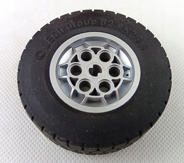 LEGO Technic Wheel 32019 + 32020 Metallic Silver