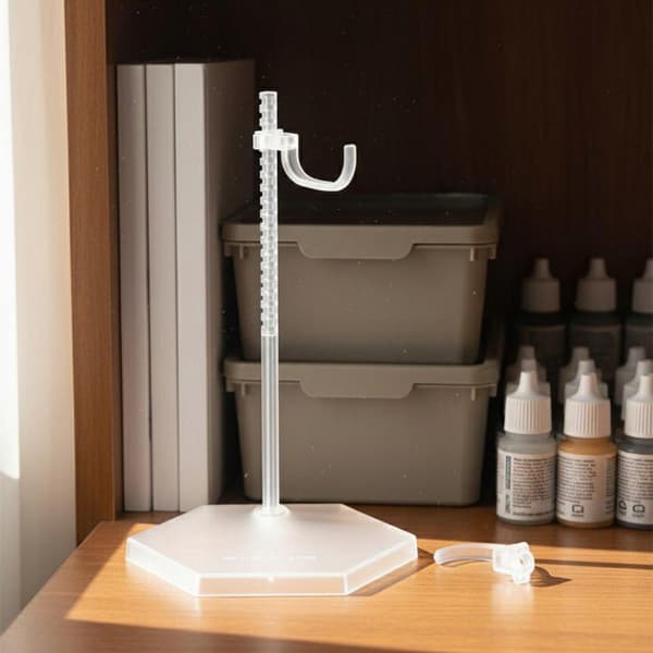 1/6 scale figure. Includes a U-bracket and C-shaped clips. Transparent, round