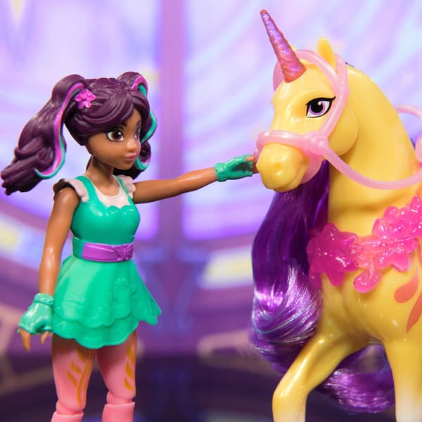 UNICORN ACADEMY SET: TWO FIGURINES – AVA THE LEAF UNICORN + BRUSH