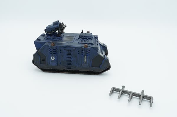 Warhammer 40k Space Marines Razorback Tank plastic model