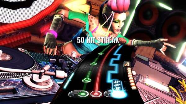 DJ HERO WITH TURNTABLE (WII GAME)