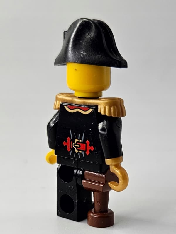 LEGO Pirates pi116 Captain Brickbeard Captain Blackbeard DEFECT /