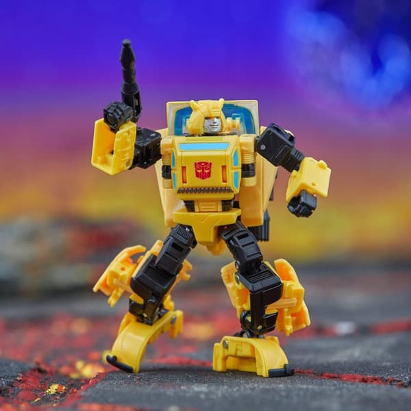 Transformers Generations Legacy United Deluxe Action Figure: Bumblebee