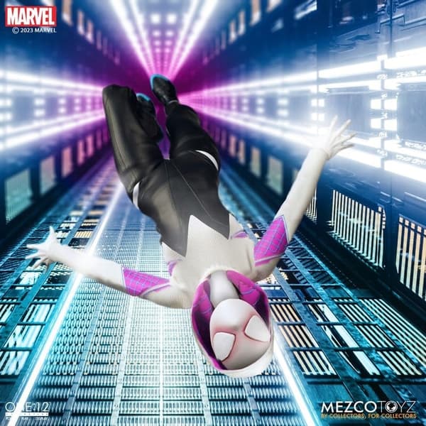 Mezco Toys – 1/12 scale Marvel action figure