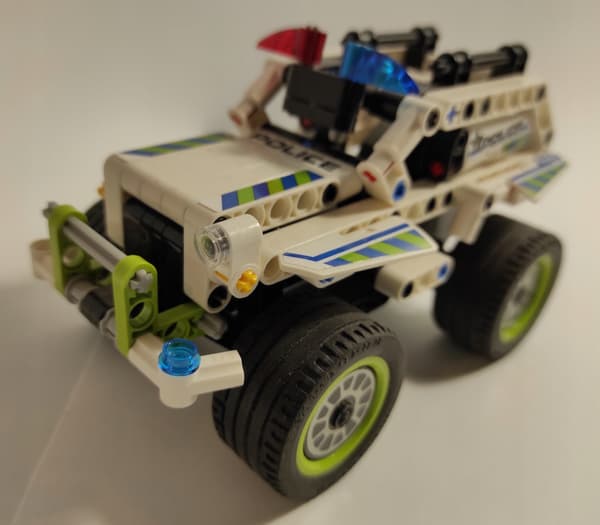 LEGO Technic: 42047 – Police Pursuit Car