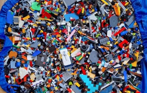 Lego mix from 1 kilogram (kg) – original bricks plus a minifigure