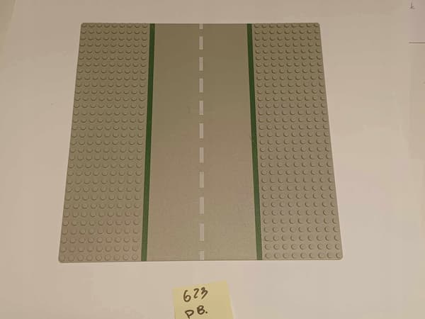 623P8. LEGO thin building plate, 32x32