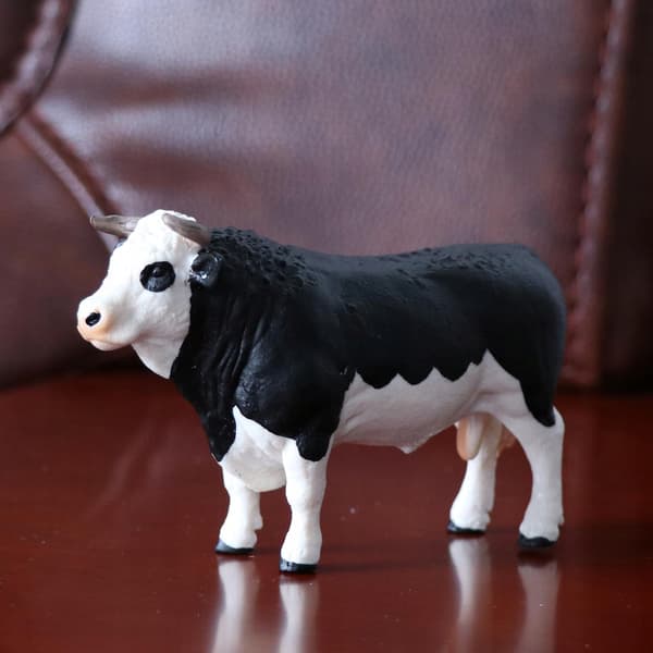 Realistic cow figurines, farm animal figurines, Easter eggs, cake toppers