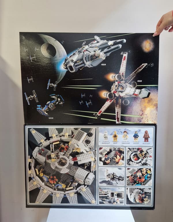 LEGO 4504 Star Wars – Millennium Falcon