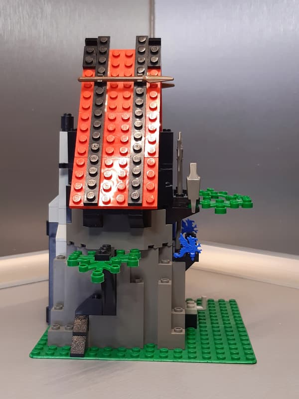 Lego Castle 6048 Majisto’s Magical Workshop