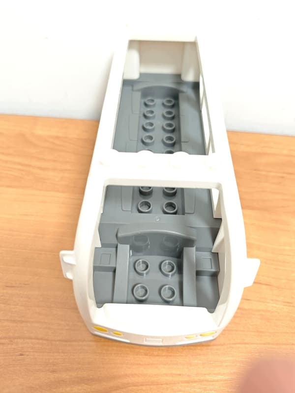 Lego Duplo bricks: car, bus, zoo, safari