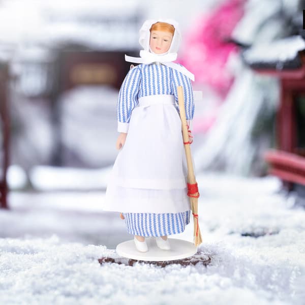 DECORATIVE MINIATURE CHEF FIGURINE MADE FROM DURABLE CERAMICS AND FABRIC