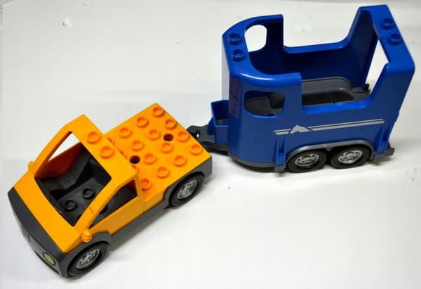 Lego DUPLO car with horse trailer