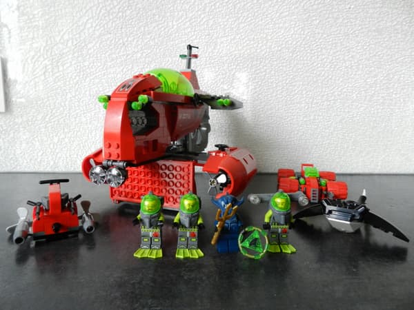LEGO 8075 Atlantis Neptune Transport Ship *100%