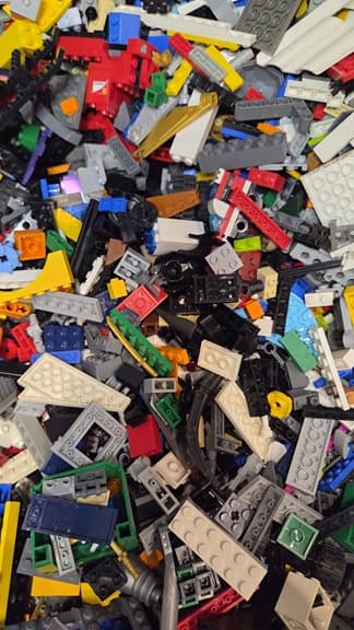 Assorted LEGO Bricks – 1kg