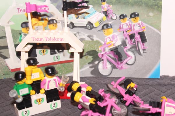 LEGO CITY TOWN 1199 INSTRUCTIONS: Winning Team TELECOM SET