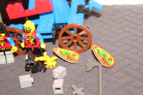 LEGO CASTLE 6043 INSTRUCTION MANUAL: Dragon Defender SET