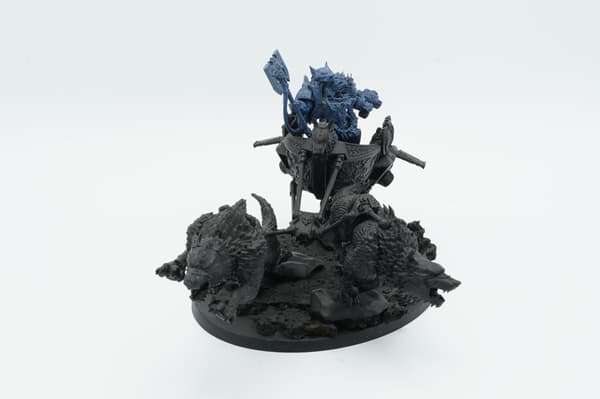 Warhammer 40k Space Wolves Logan Grimnar on Stormrider plastic figurine
