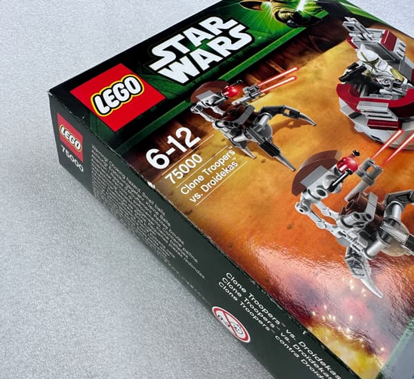 LEGO Star Wars 75000 Clone Troopers vs. Droidekas – DESCRIPTION