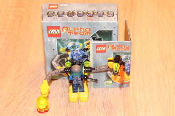 LEGO CITY TOWN ALPHA TEAM 4790 BOX, INSTRUCTIONS, SET
