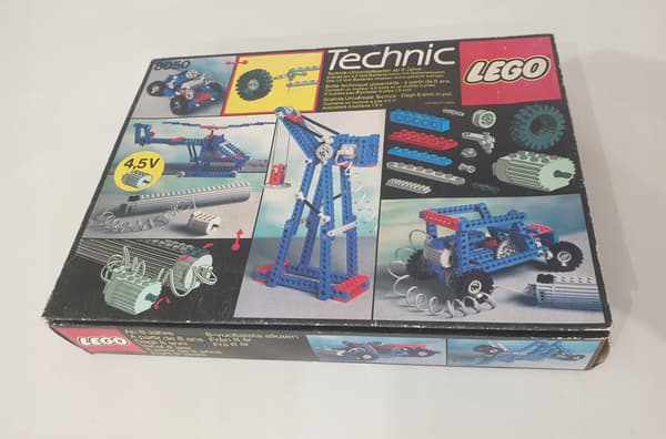 Lego Technic 8050 Construction Set with Motor + Batteries