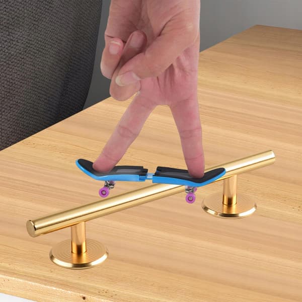 Round Finger Mini Skateboard Rail Game Gold 20 cm