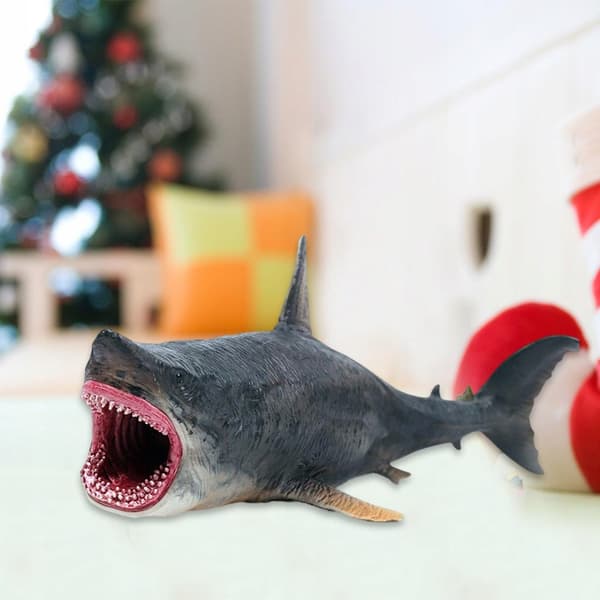 Shark Action Figures Simulation: Hand-painted miniature marine life