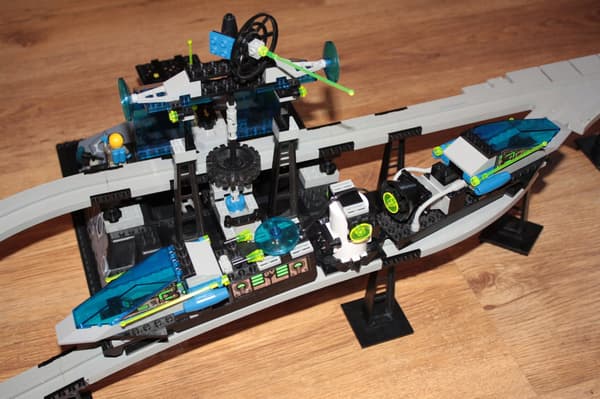 Lego Space 6991 Monorail Space Transport Base
