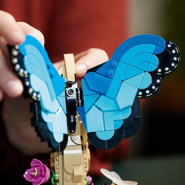 LEGO Ideas 21342 Insect Collection: Beetle, Butterfly, Mantis