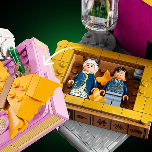 LEGO Wicked 75691 Bookends featuring Glinda and Elphaba
