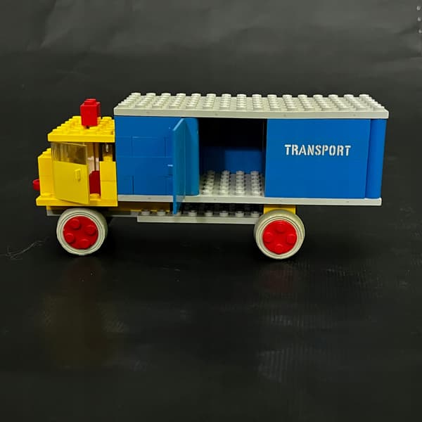 333 LEGO Delivery Van