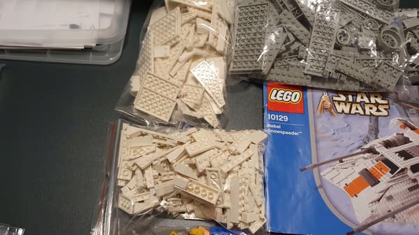 LEGO Star Wars 10129 Rebel Snowspeeder – UCS