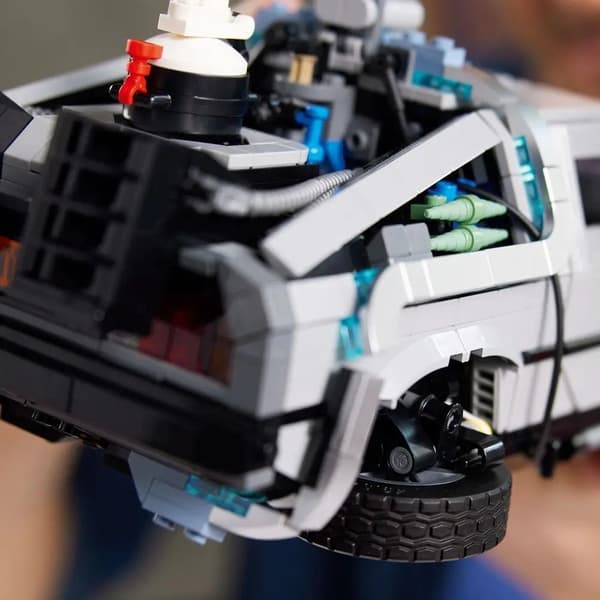 LEGO ICONS 10300 Time Machine from Back to the Future