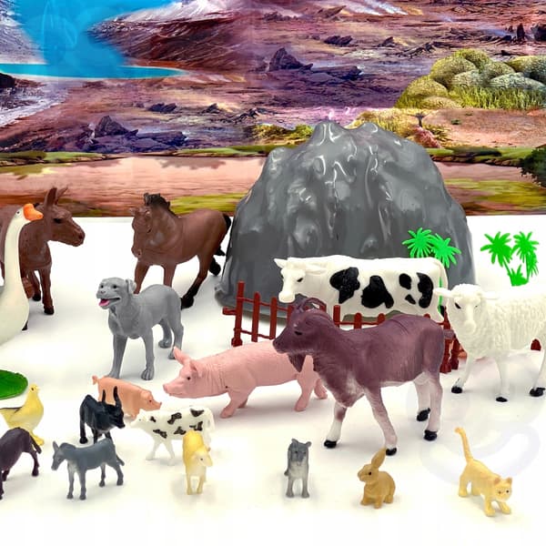 FARM ANIMALS FIGURINE SET