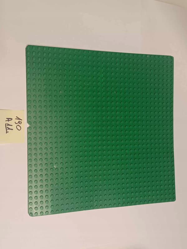 190A11. LEGO thin building plate 32x32, damaged 3811