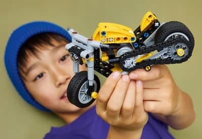LEGO Technic – Yellow Motorbike – 42225