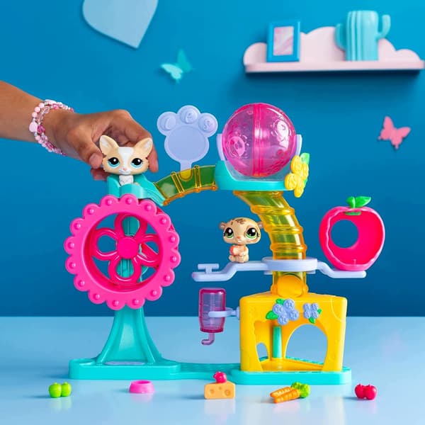 NEW GEN 7 PLAY SET: TWO EXCLUSIVE ANIMALS AND 10 ACCESSORIES