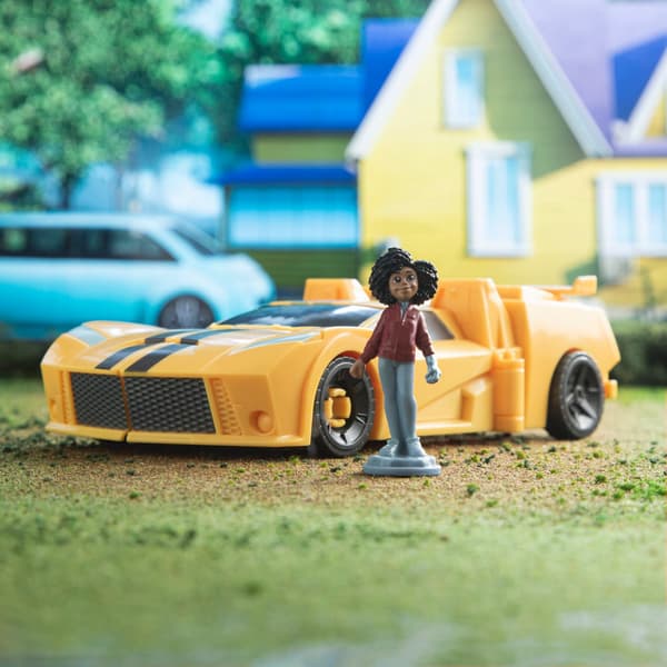 Transformers EarthSpark Bumblebee Spin Changer, Mo Malto figure, ages 6+