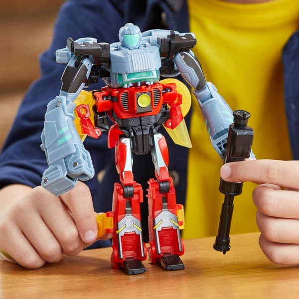 TRANSFORMERS Figures: Terran Twitch and Robby Malto