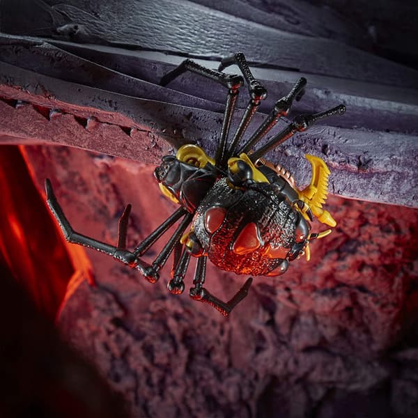 Transformers Kingdom WFC-K5 Blackarachnia Figure