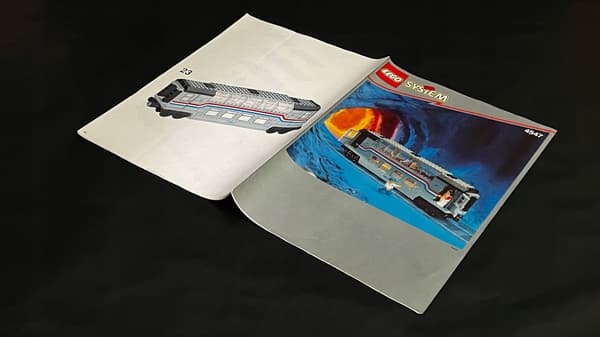 4547 LEGO Tourist Coach