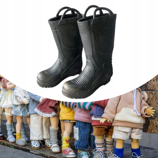1/6 scale shoes. Doll’s house decoration set. Work boots for play