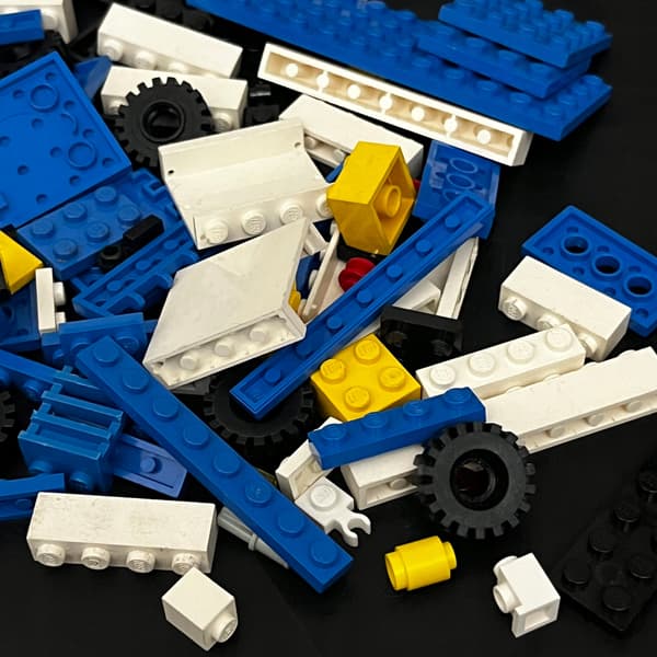 6367 LEGO Truck