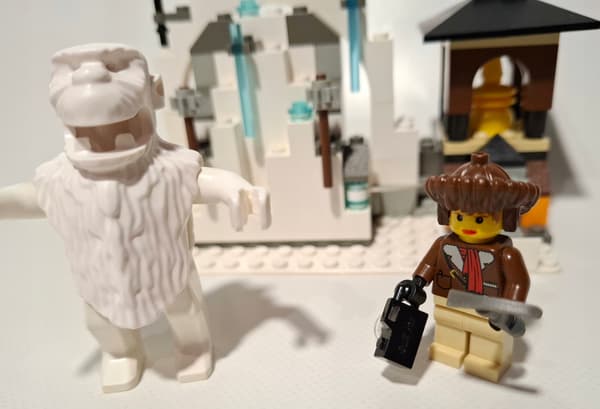 LEGO Orient Expedition: 7412 – The Yeti’s Hideout