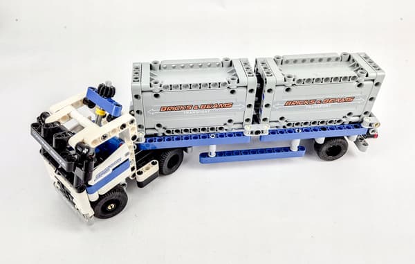 LEGO Technic: Container Truck at the Transhipment Yard